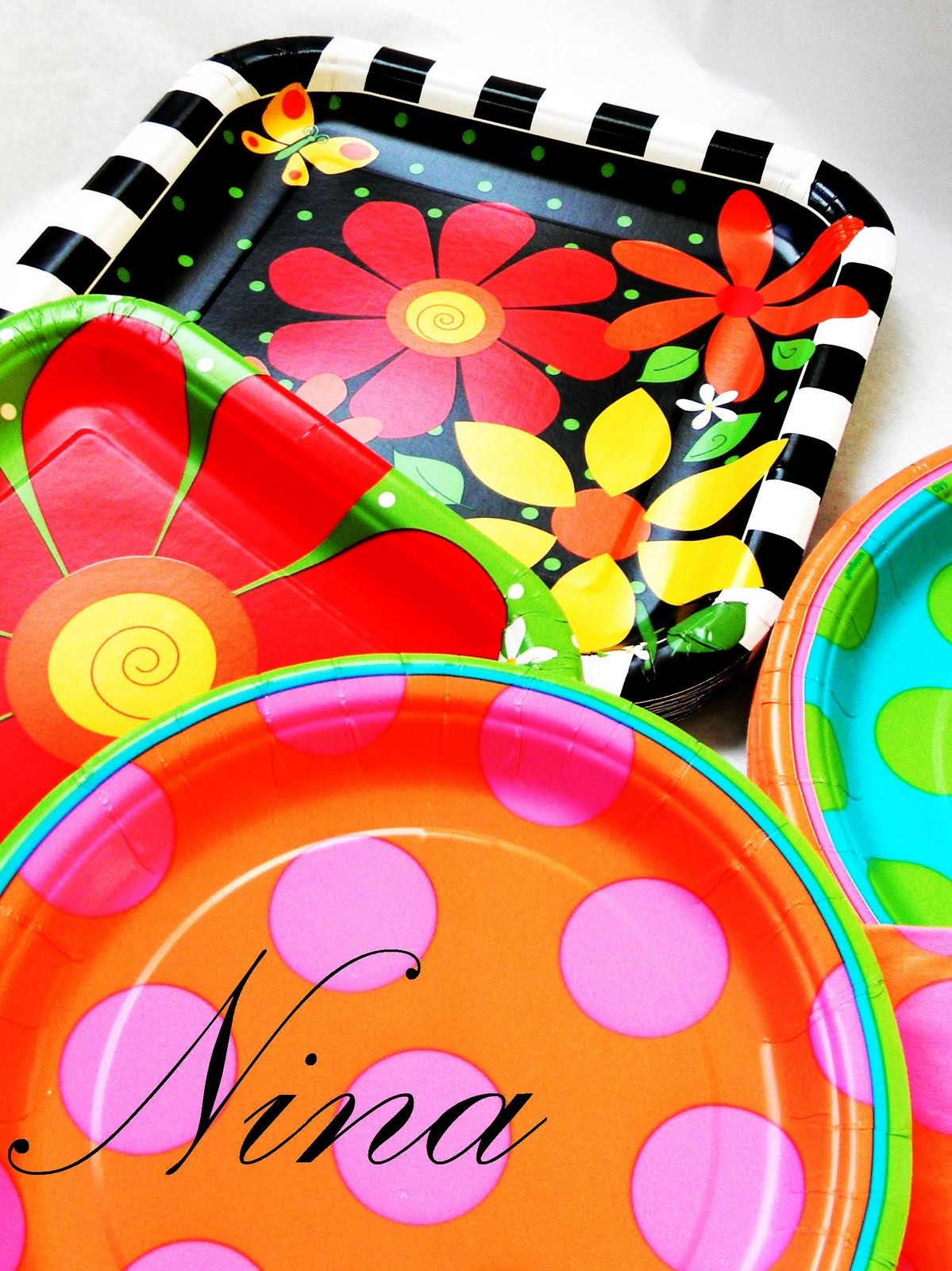 NINA'S CUTE TREASURES CUTE SUMMER PAPER PLATES