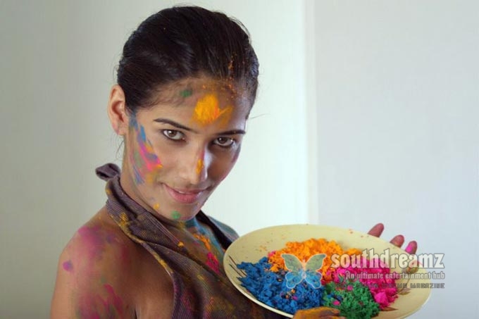 Sexy Holi With Poonam Pandey - DIRTY PLAY - Video.mp4