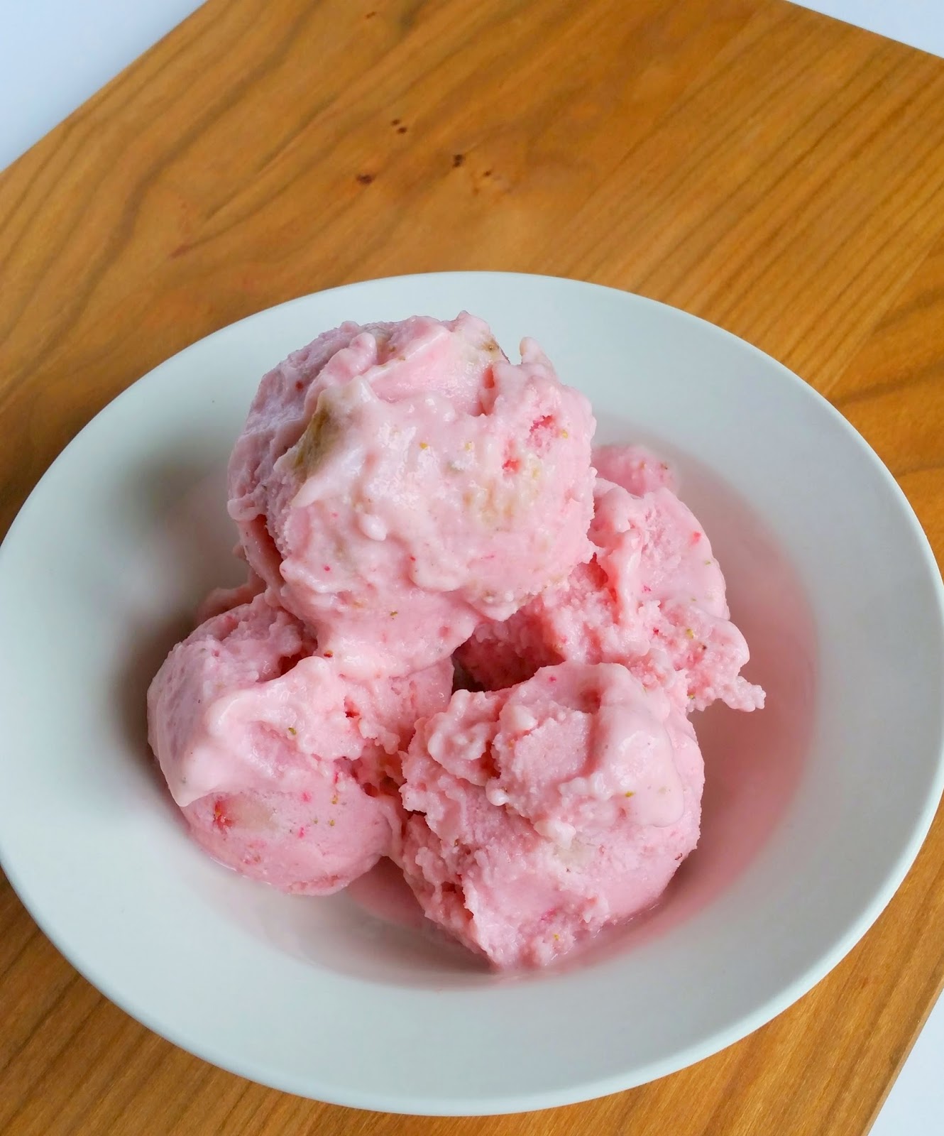 The Fit Chocoholic Strawberry & Banana Greek Yogurt Ice Cream