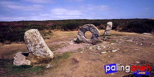 Men-an-Tol