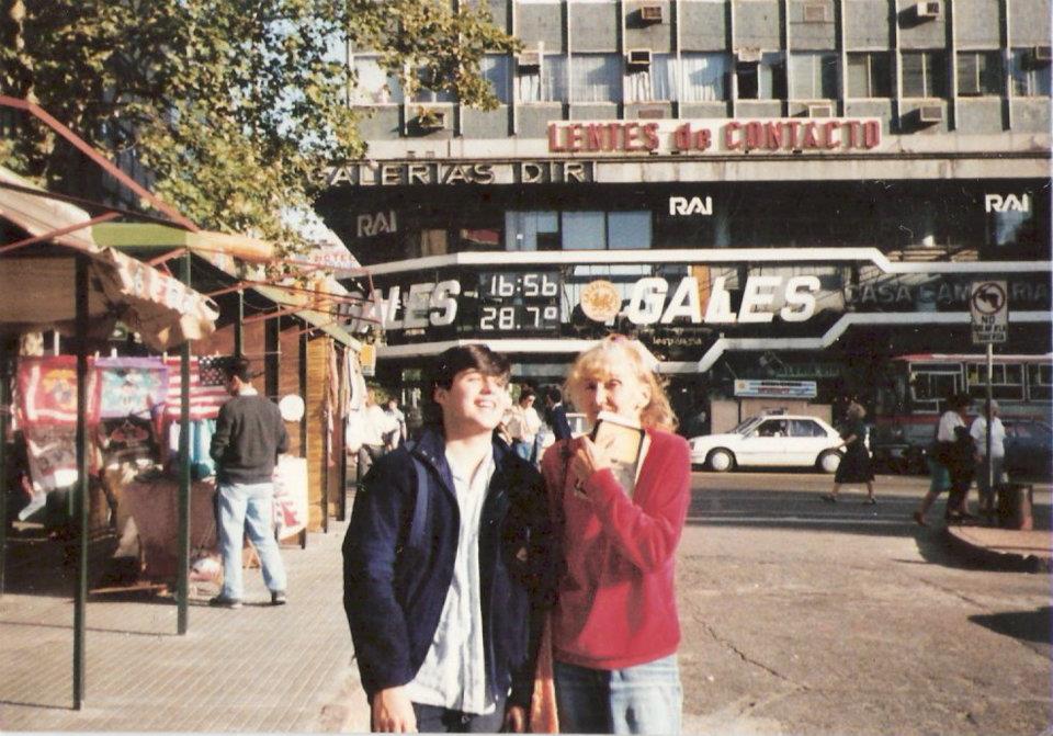 Con Alcira Soust Scaffo en Montevideo, Uruguay (1992)