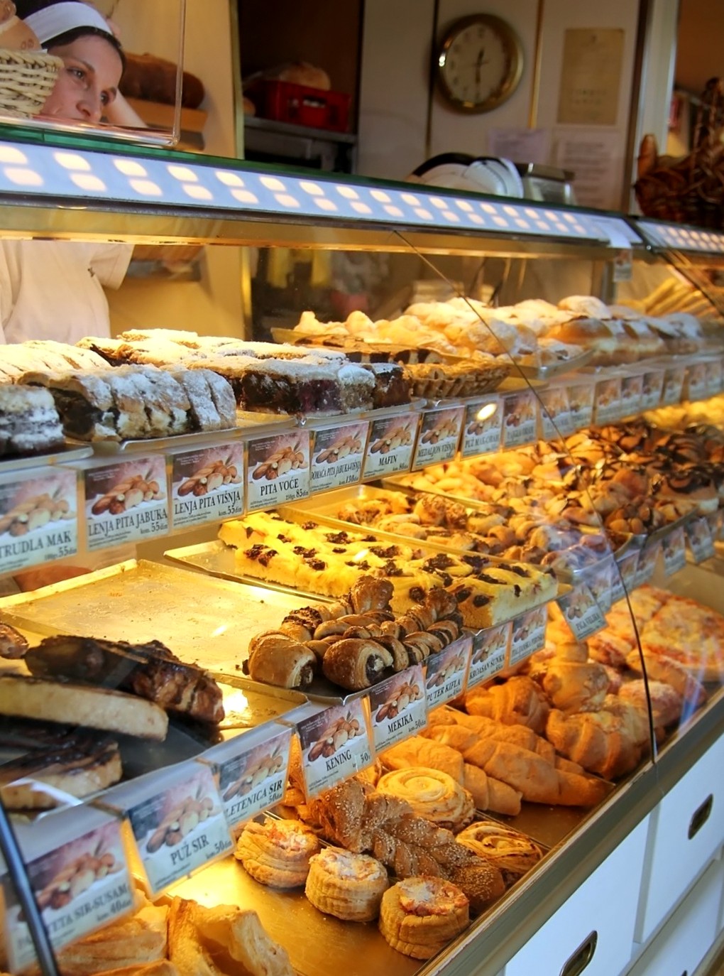 Satine Pekara, Sırbistan