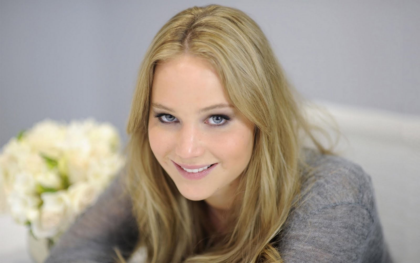 http://3.bp.blogspot.com/-TiQeVPOOeZs/TolQMwW8J6I/AAAAAAAAHeA/hxIqOHcieuo/s1600/JENNIFER%2BLAWRENCE2.jpg