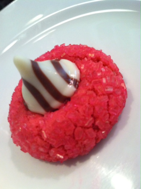 Edge Desserts: Zebra Striped Hershey Kiss Cookies