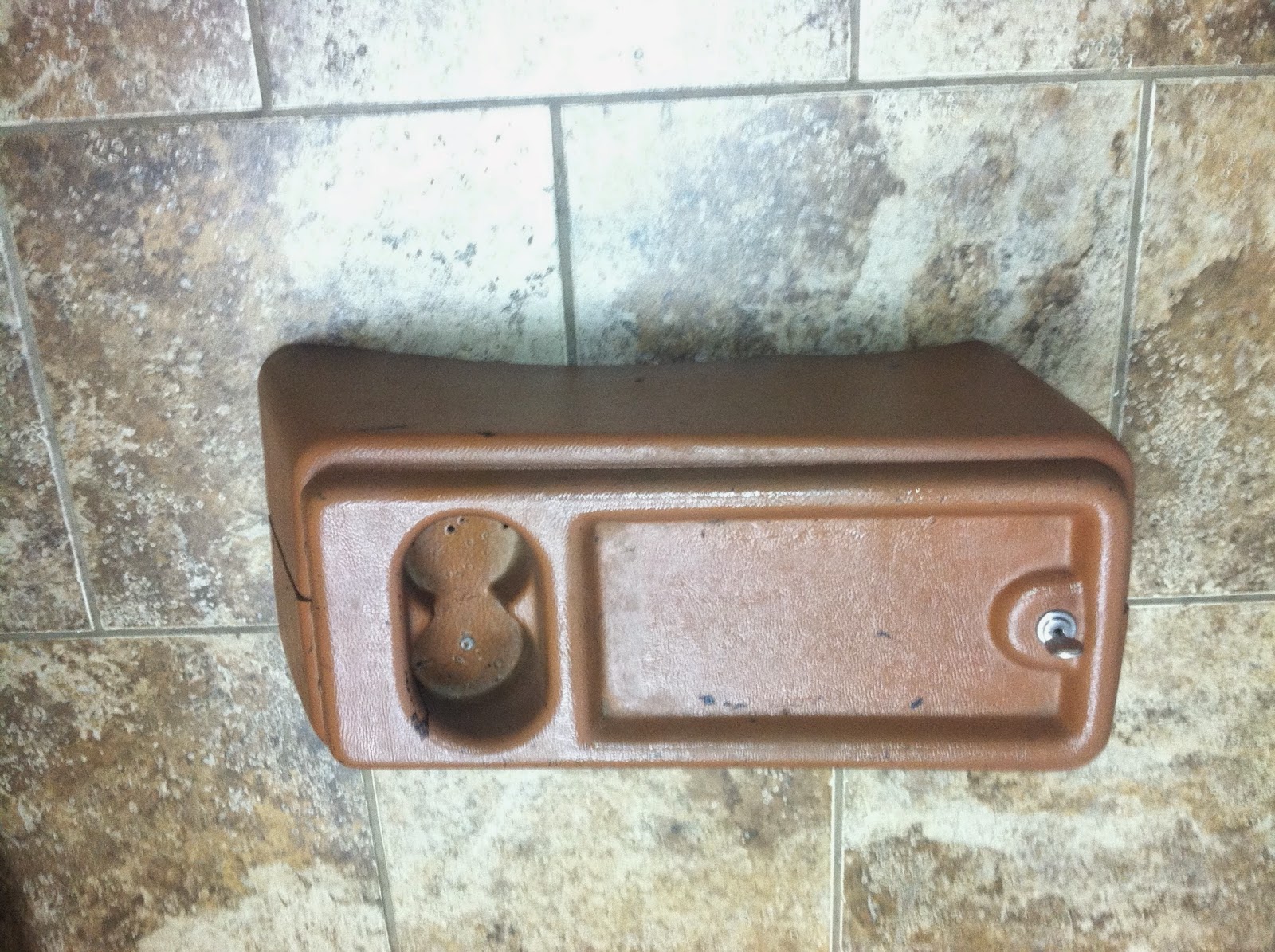 Source for center console lock cylinders and keys