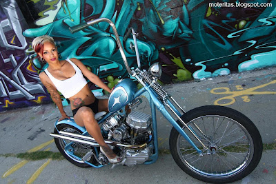 motos-mujeres-bobber-custom-wallpaper-tatoo