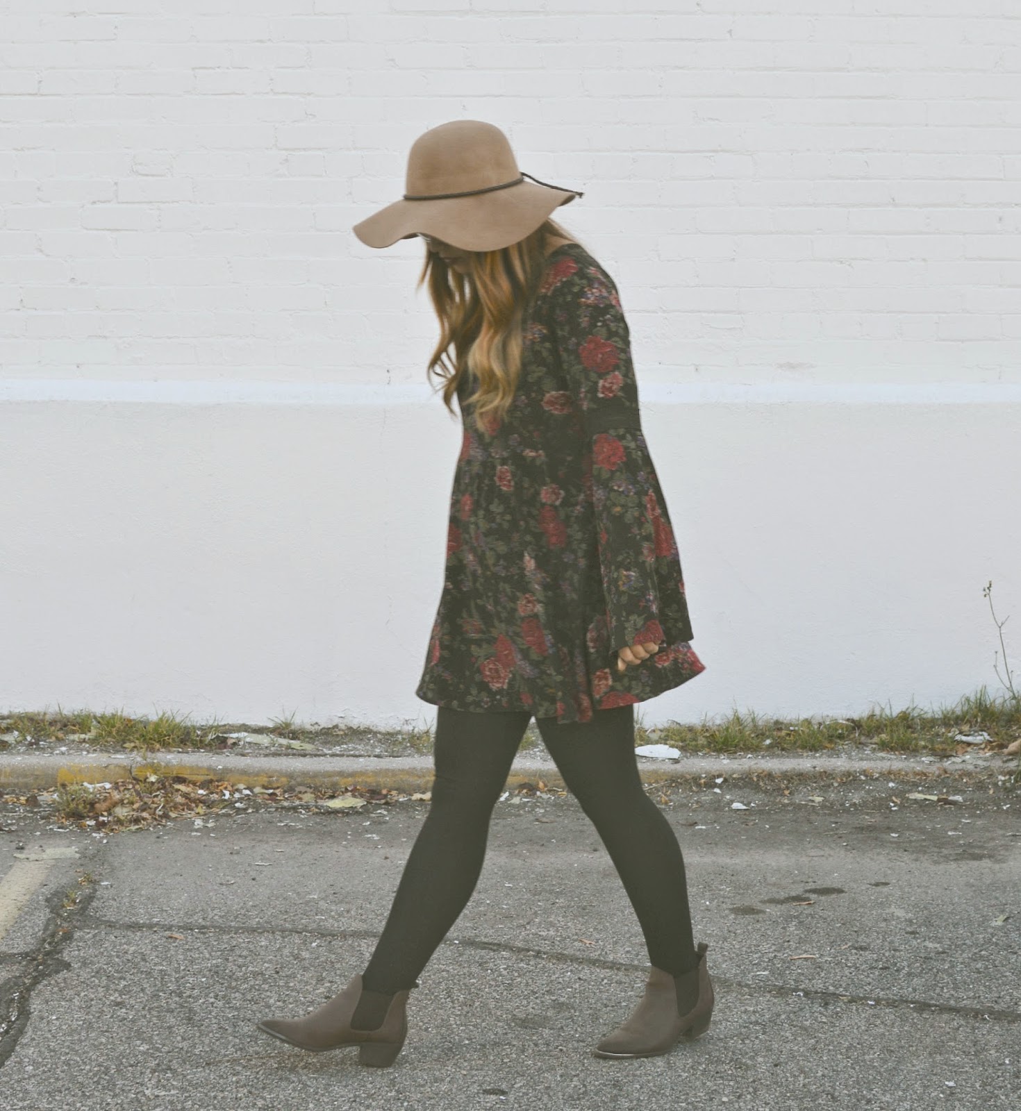 A GRANDMA COUCH FLORAL DRESS JODY BETH