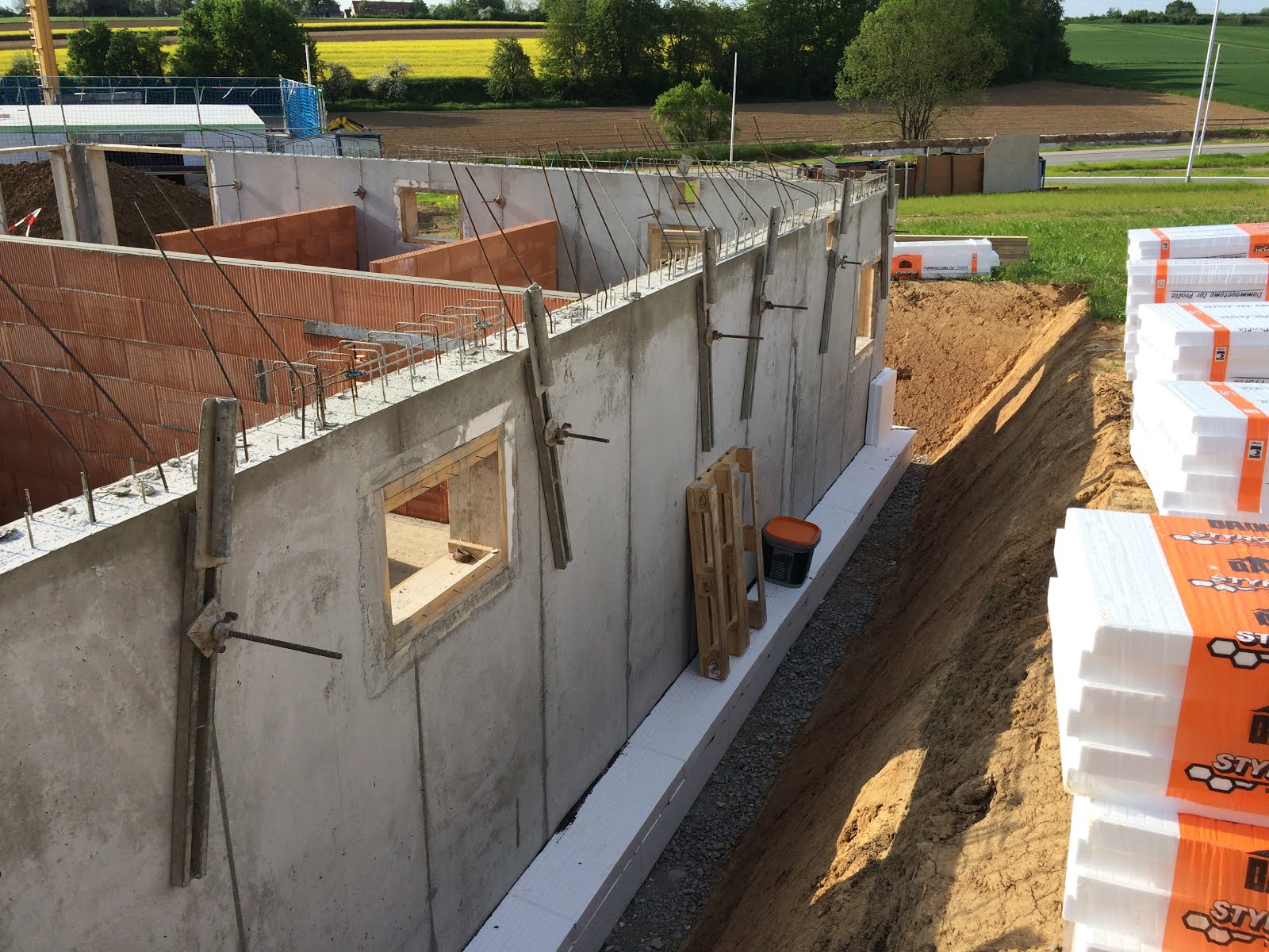 Franzi, Lea und Thomas Hausbau: Rohbau: Kellergeschoss und Außenmauern