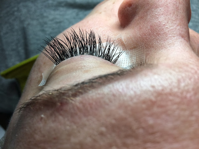 Eyelash Extensions fill long lashes