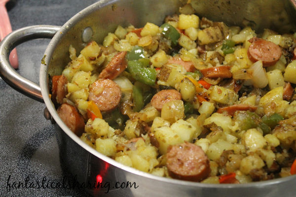 Kielbasa, Pepper, Onion, & Potato Hash | www.fantasticalsharing.com | #kielbasa #hash #maindish #recipe