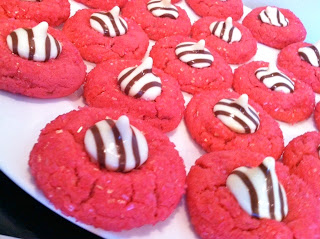 Edge Desserts: Zebra Striped Hershey Kiss Cookies