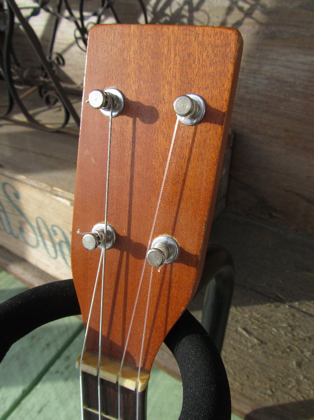 Jake Wildwood c.1955 Harmony Baritone Ukulele