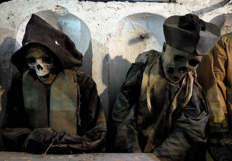 Capuchin-catacombs-of-Palermo-09.jpg