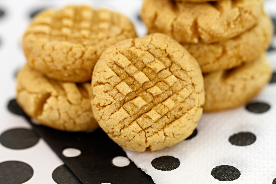 {RECIPE} Peanut Butter and Banana Dog Cookies — Dalmatian DIY