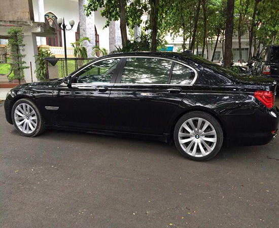 Bmw 750li màu đen thời thượng - 2