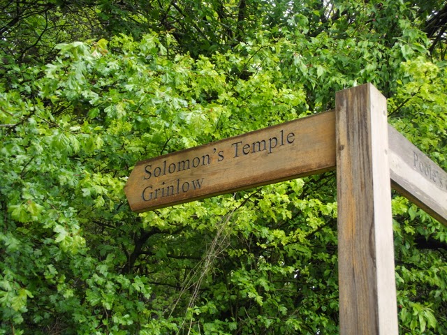 signpost to Solomon's Temple Buxton Country Park