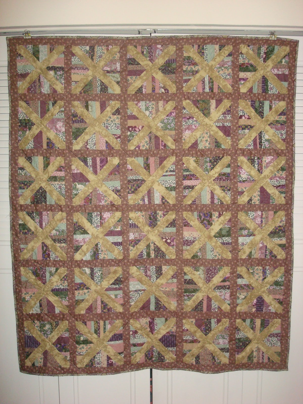 Little Bunny Quilts Scrappy String X Block Tutorial Free pattern