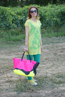 Green and yellow outfit, Marc Jacobs tote