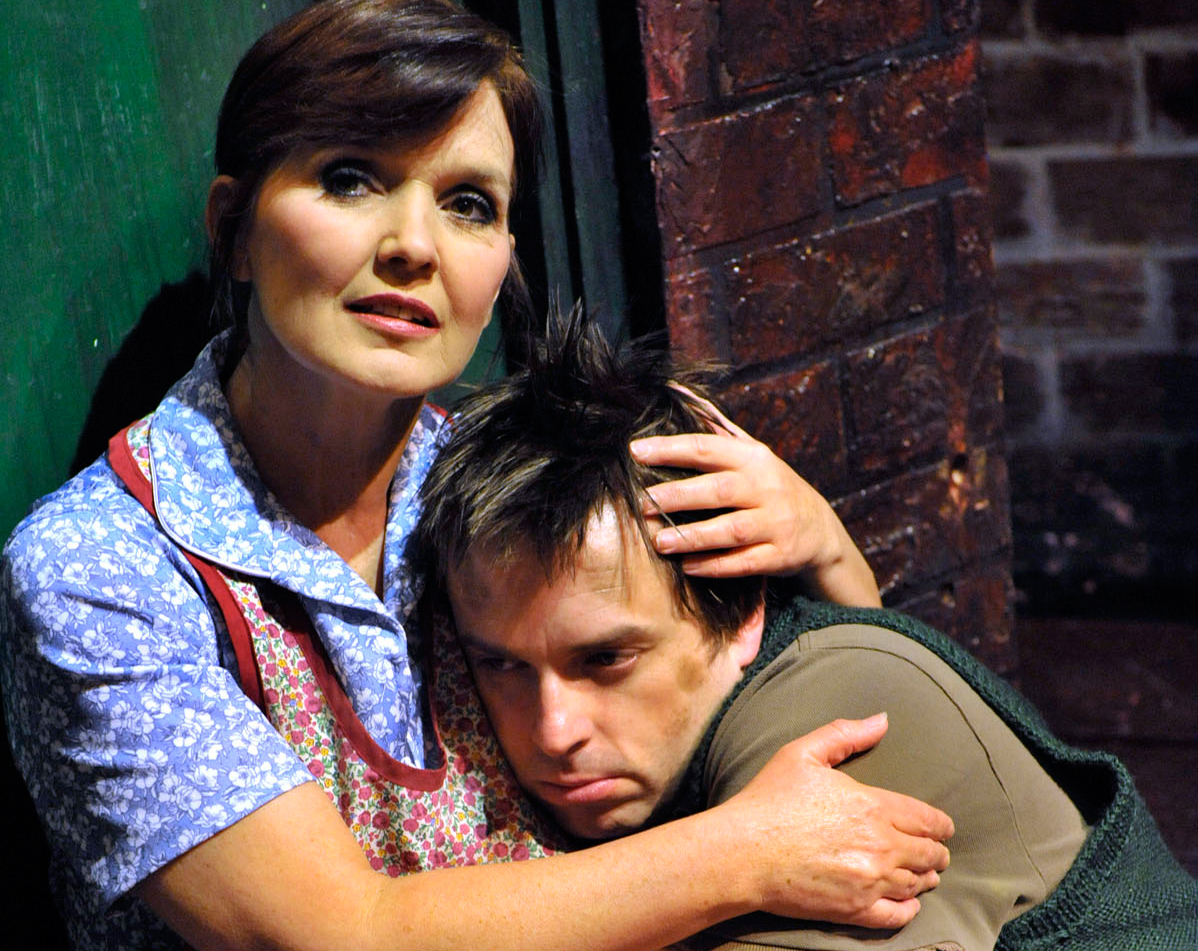 (A)musings BLOOD BROTHERS THEATRE REVIEW