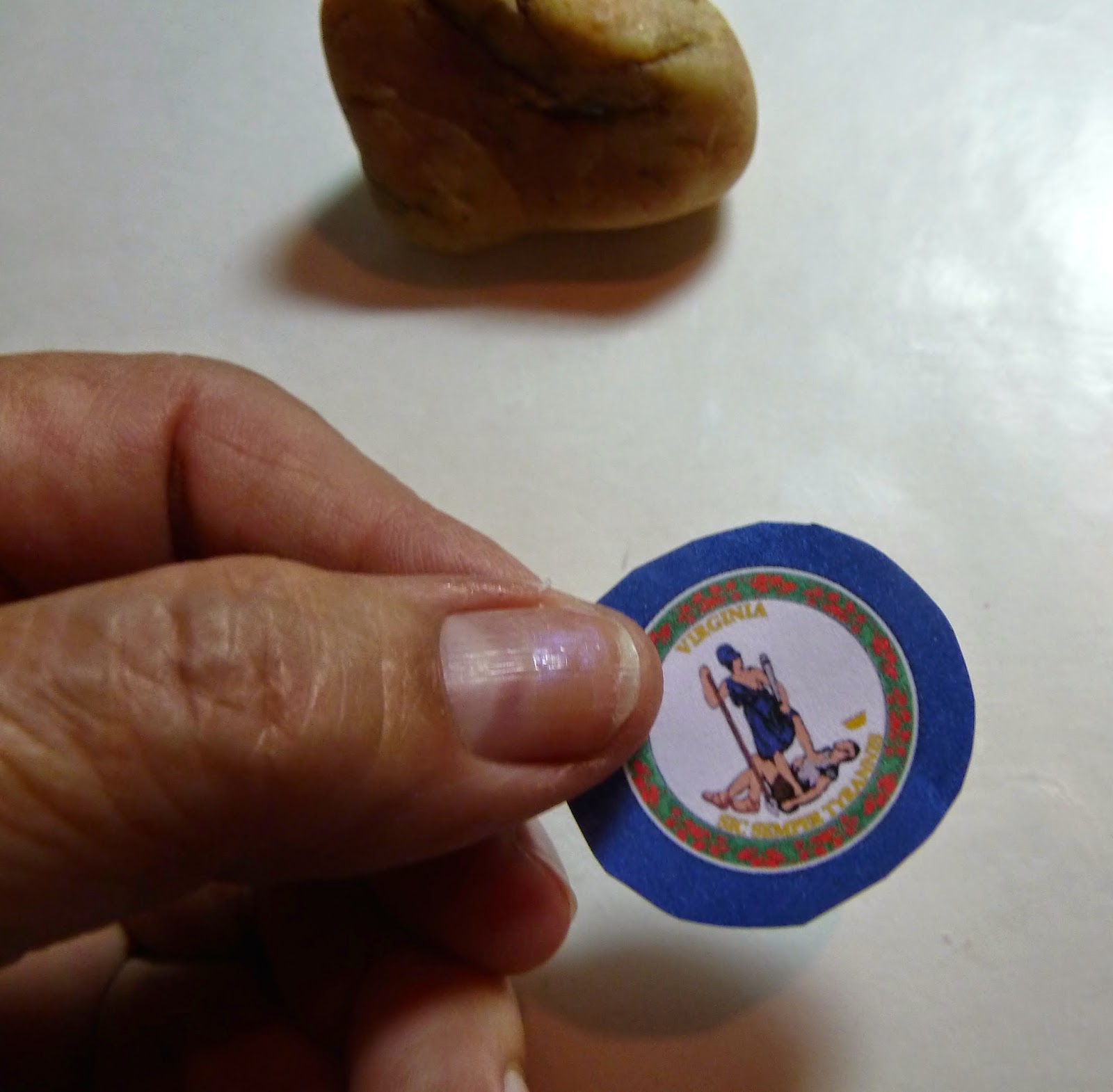 Make it easy crafts Vacation souvenir rock paperweight tutorial