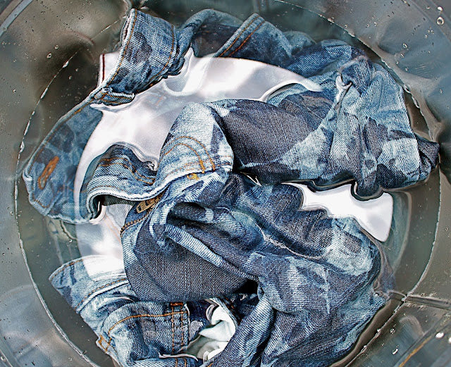 The Style Climber How To Tie Dye Your Denim Jeans