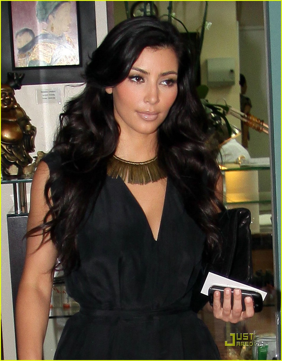 Kim Kardashian Hairstyles Pictures, Long Hairstyle 2011, Hairstyle 2011, New Long Hairstyle 2011, Celebrity Long Hairstyles 2043