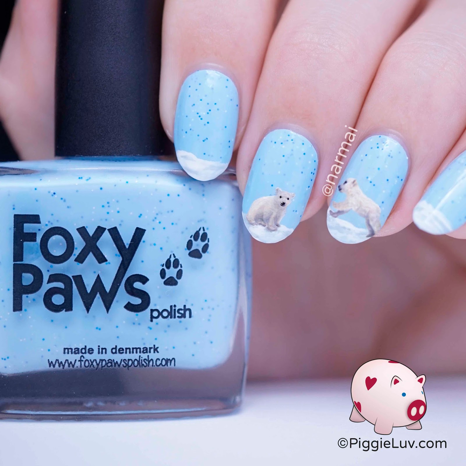 PiggieLuv: Freehand adorable polar bears nail art