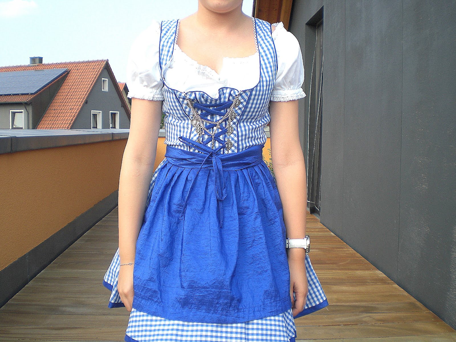 Fabulous Destiny: DRESSING UP BAVARIAN