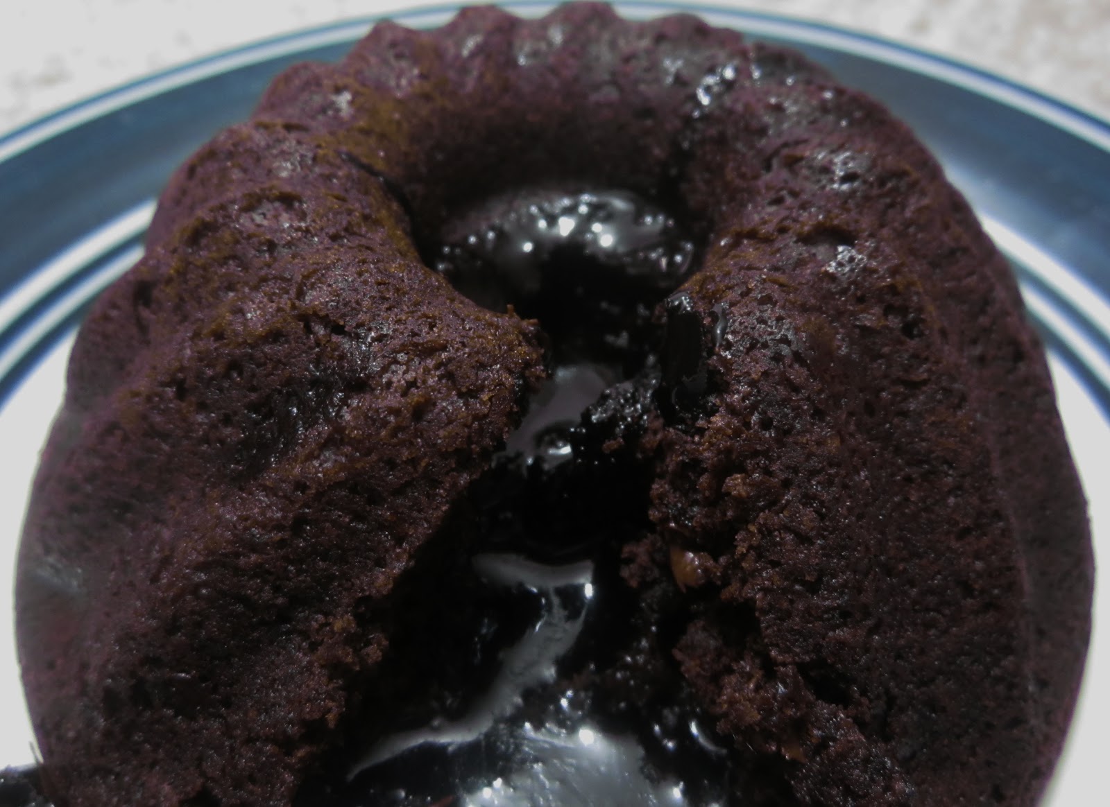 Molten Chocolate Lava Cake Eggless Molten Chocolate Lava Cake Eggless
