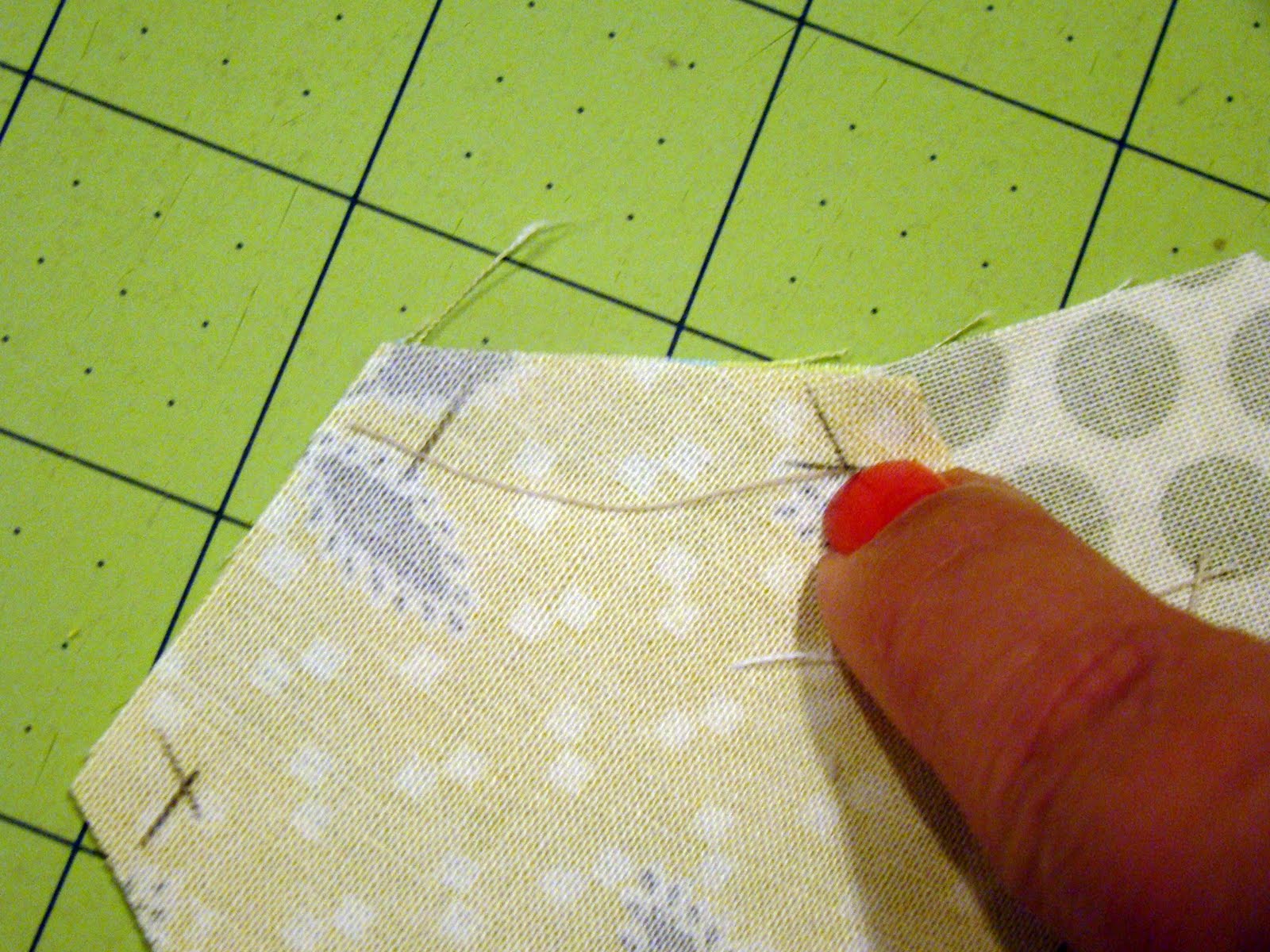 SewCraftyJess Accuquilt GO! Hexagons Placemat Tutorial