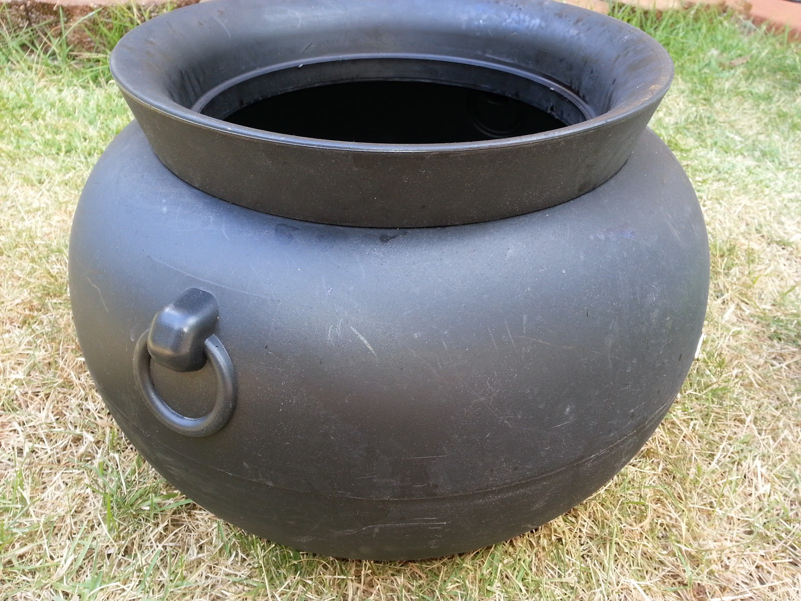 DIY Plastic Cauldron To Old & Spooky The Pink Lab