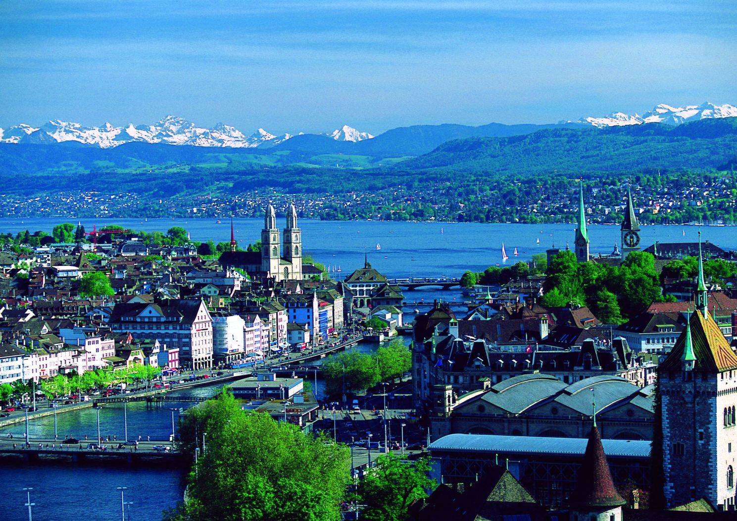 Zurique (Zürich) Maior Cidade da Suíça Enciclopédia Global™