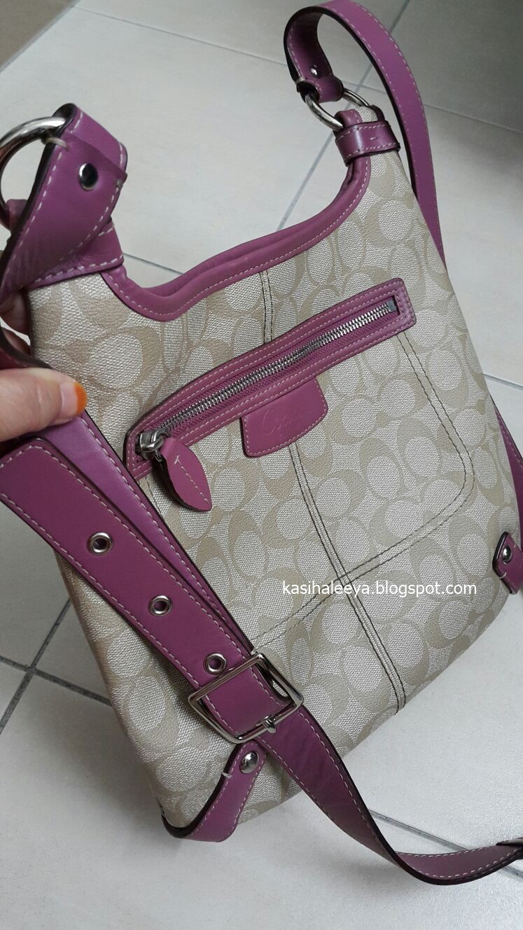 The Kasihs COACH AND BONIA SLING BAG FOR SALE.