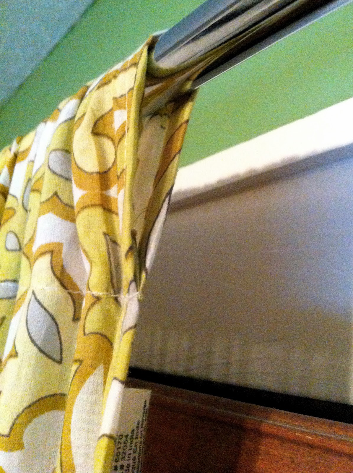 Decorella How to Make Curtains from a Bed Sheet