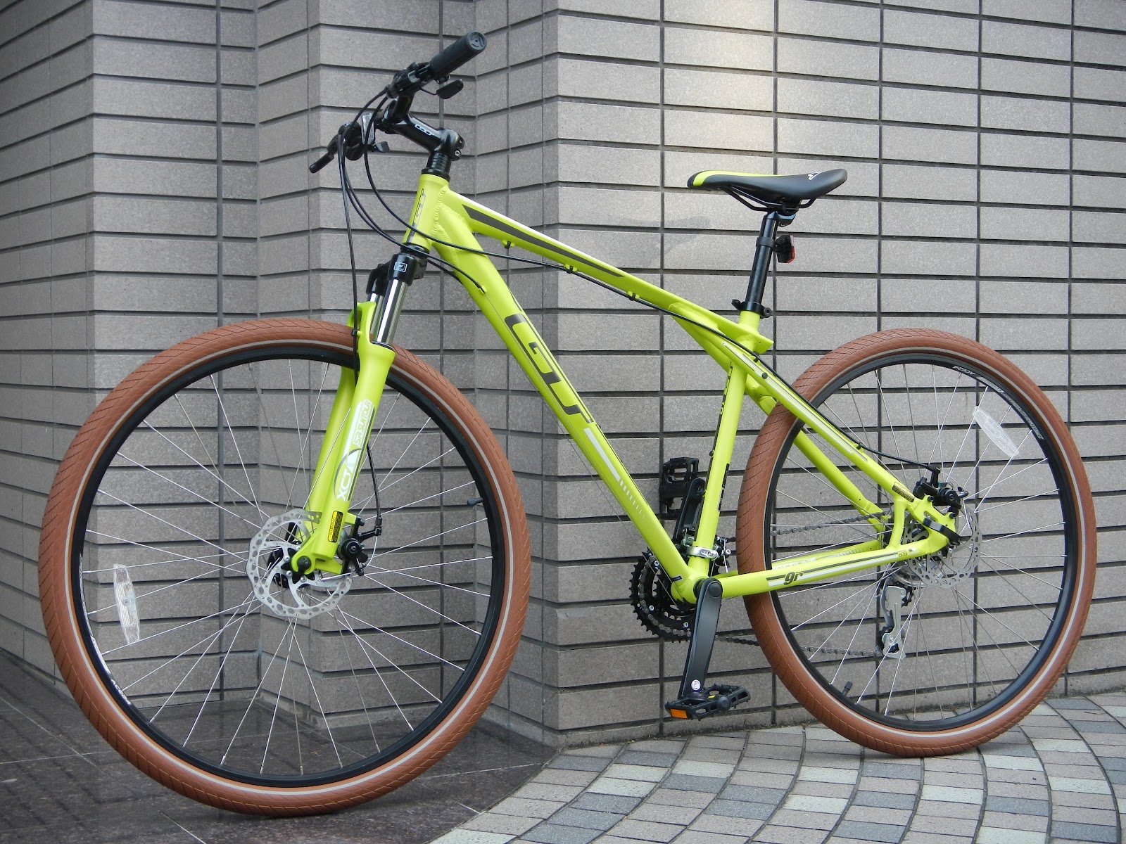 自転車はどれも銀色: GT Timberline 1.0