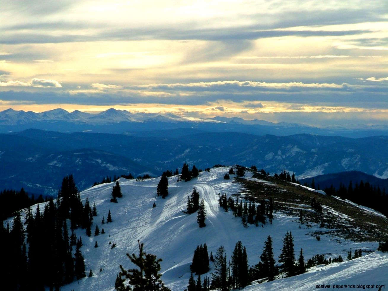 Beautiful Winter Mountain Scenery Beautiful Winter Mountain Scenery