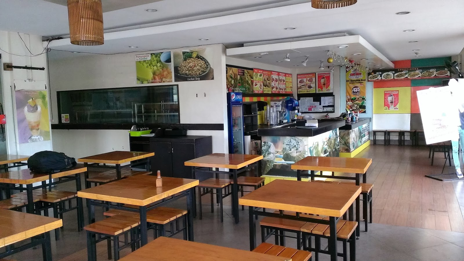 COMMERCIAL SPACE FOR RENT IN QUEZON CITY. IDEAL FOR A RESTAURANT