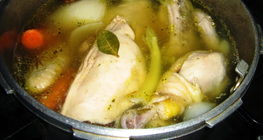 ¿Gusta Usted? CALDO DE POLLO MI RECETA como cocer un pollo