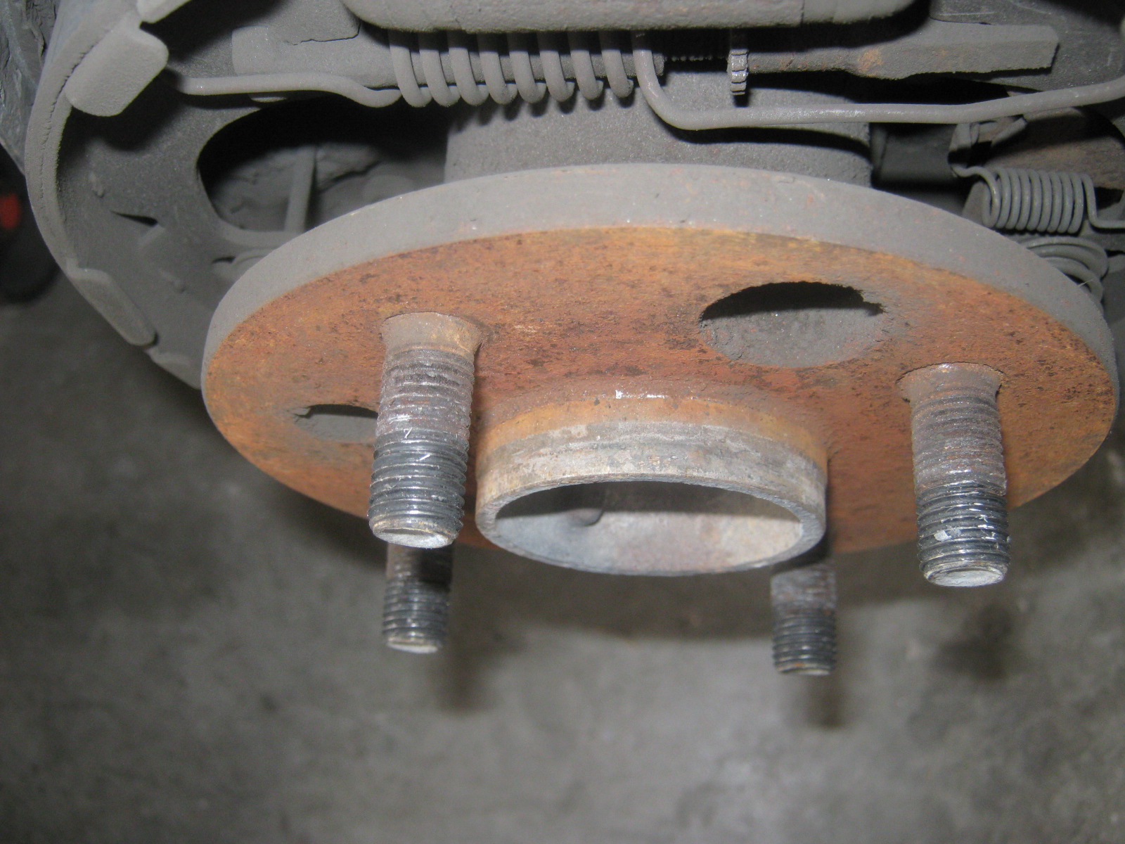 Corolla DIY DIY Rear Extended Long Wheel Stud Replacement