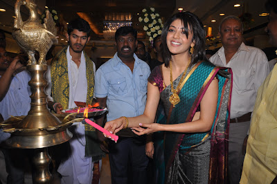 kajal agarwal in saree at chennai shopping mall launch hot images