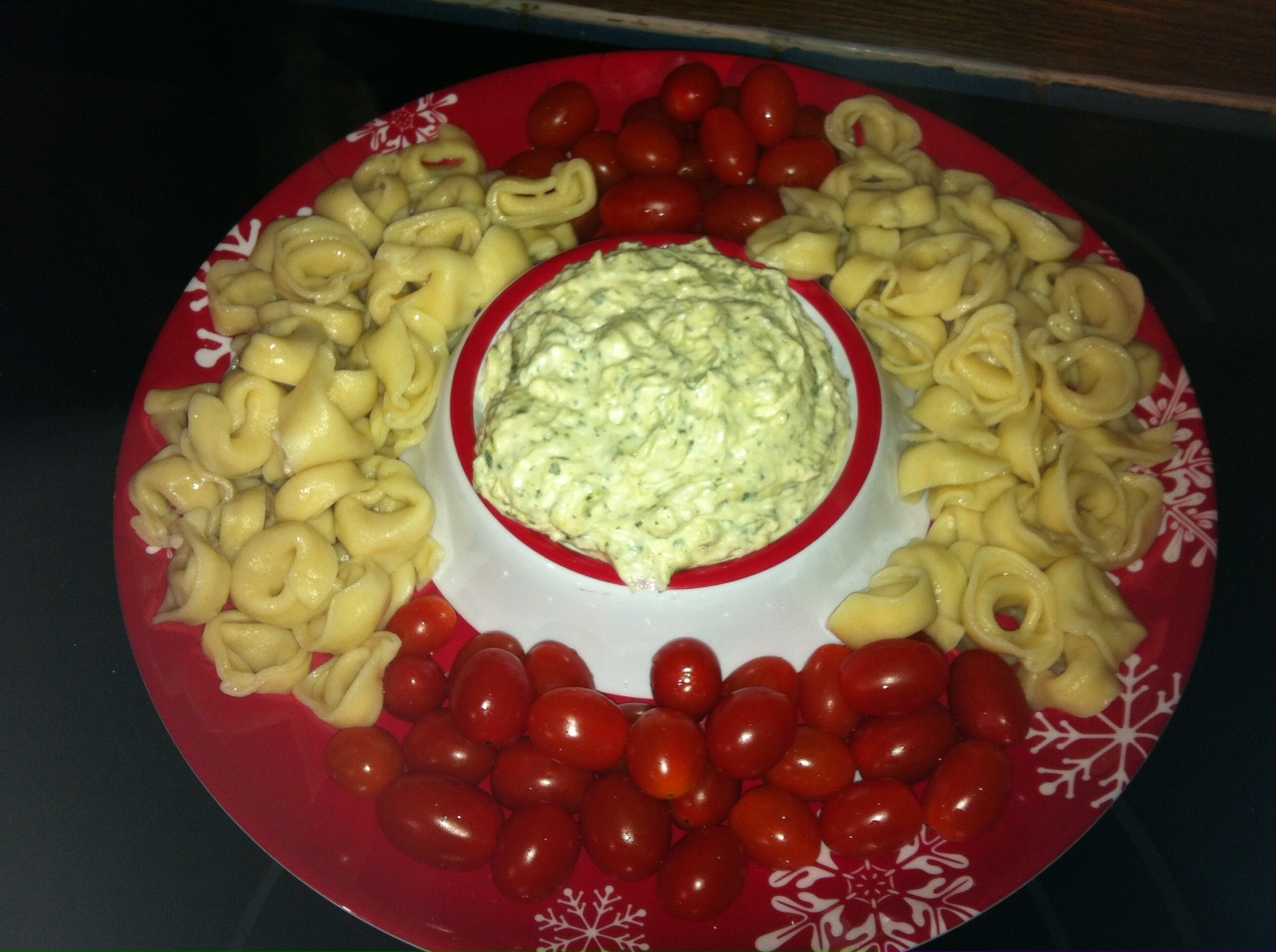 Live * Laugh * Eat Creamy Pesto Tortellini Dip