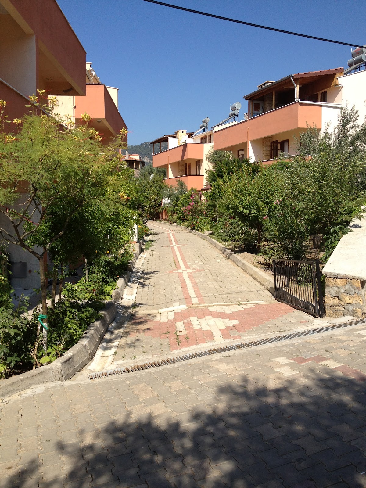 Deli Yazilar Canakkale Kucukkuyu Dileklerimiz Icin Para Attigimiz Kuyu