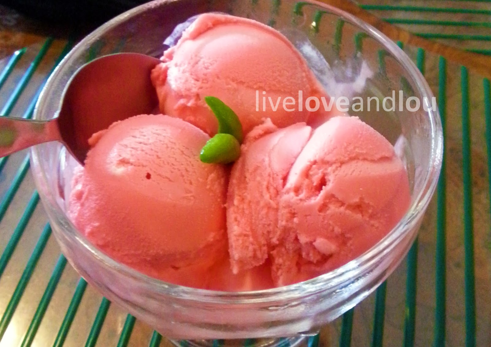 Quick Bite First Colonial Grill's Chili Ice Cream LIVE, LOVE & LOU