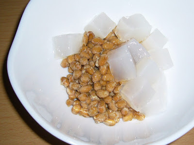 納豆にホテイフーズのナタデココ（缶詰）