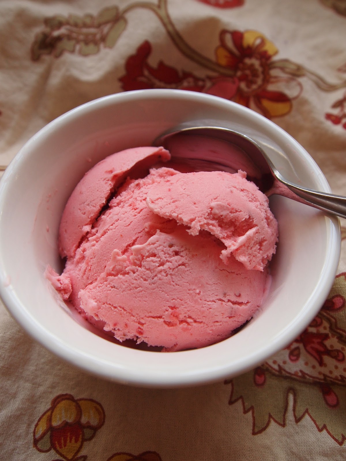 Sweet Life Fresh Strawberry Ice Cream