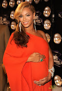 Is Beyonce Pregnant? beyonce pregnant vmas carpet 