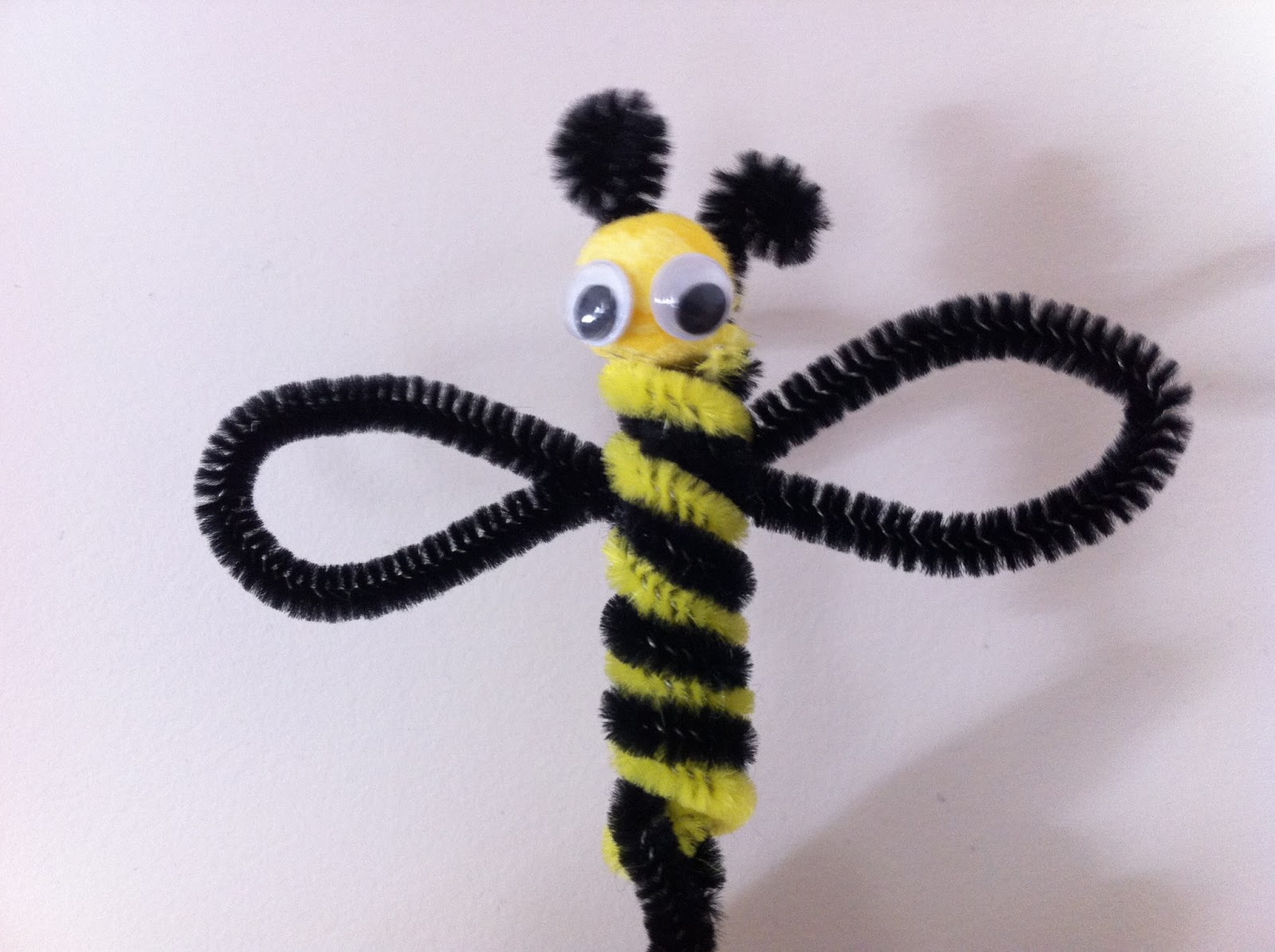 Kids Activities & Tips 4 Everyday PIPE CLEANER creatures