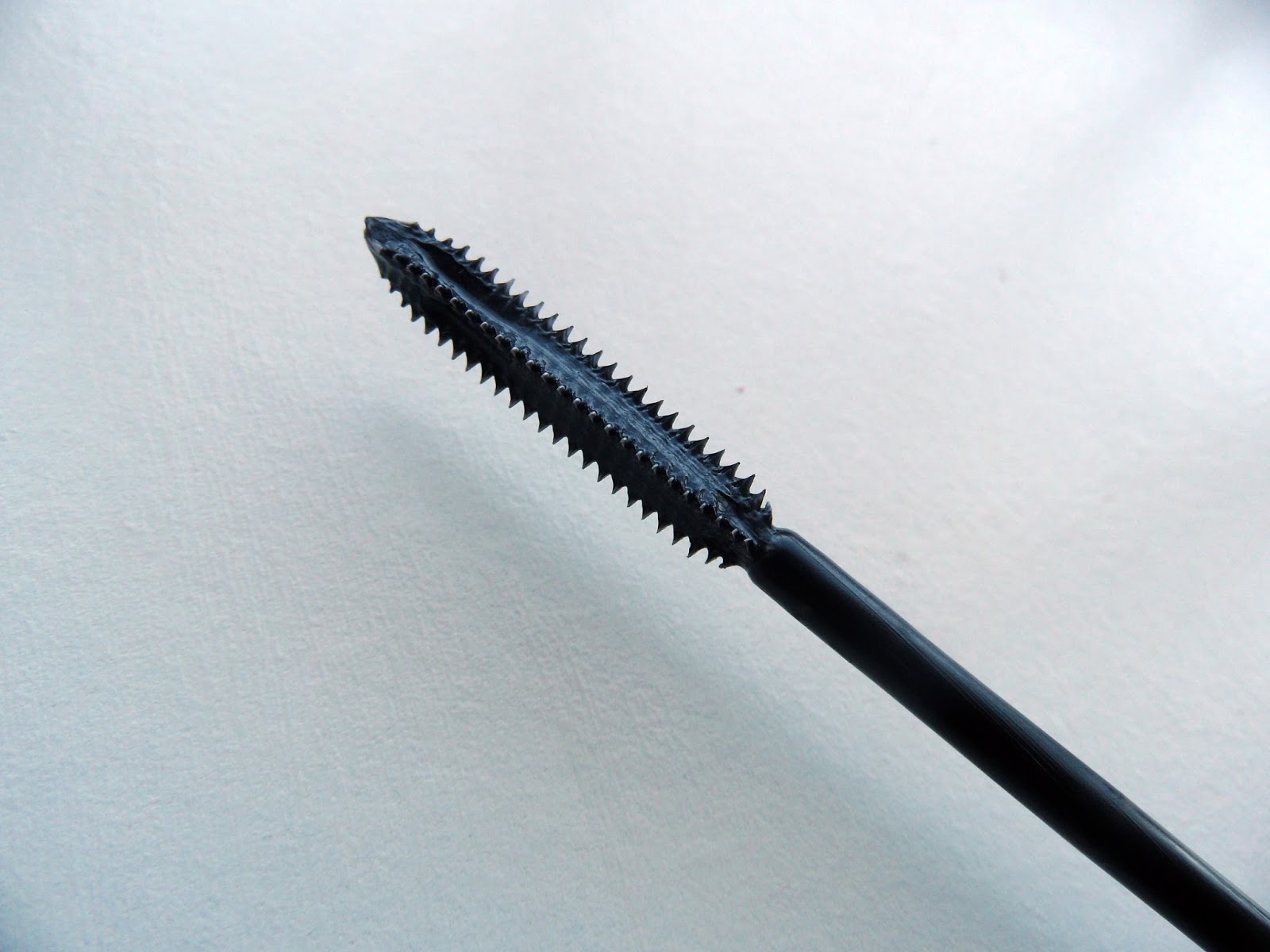 Kick Arse Red Lips L'Oreal Telescopic Mascara Carbon Black