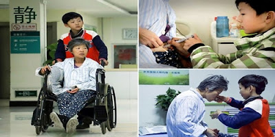 Lima Kisah Anak Kecil Rawat Orang Tua Paling Mengharukan di Dunia Lima Kisah Anak Kecil Rawat Orang Tua Paling Mengharukan di Dunia