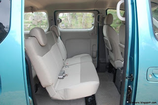 Nissan Evalia MPV rear seating and space
